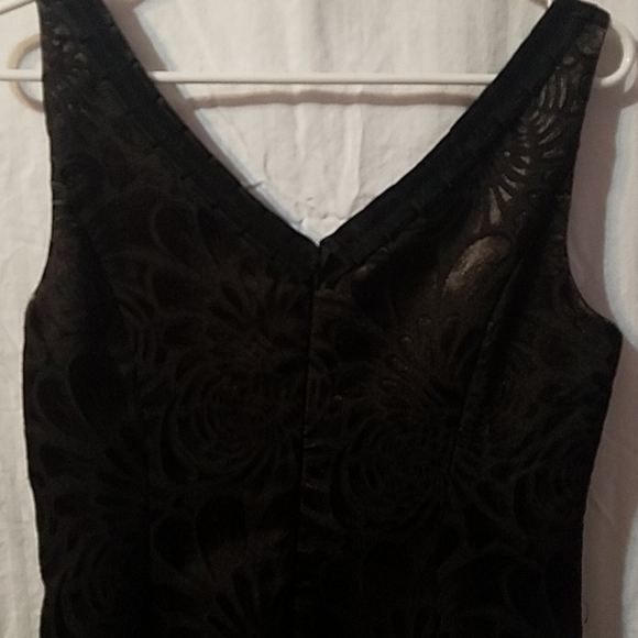 Luxe by Carmen Marc Valvo V-Neck Black Dress - Picture 5 of 8